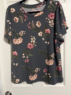 Maurice’s 24/7 Women’s Dark Gray Floral Short-Sleeve Top - Pink Floral Print